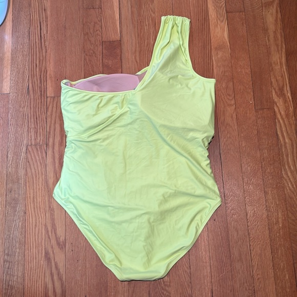 Great condition Reimagined by J Crew ruched one shoulder one piece bathing suit - Picture 2 of 13